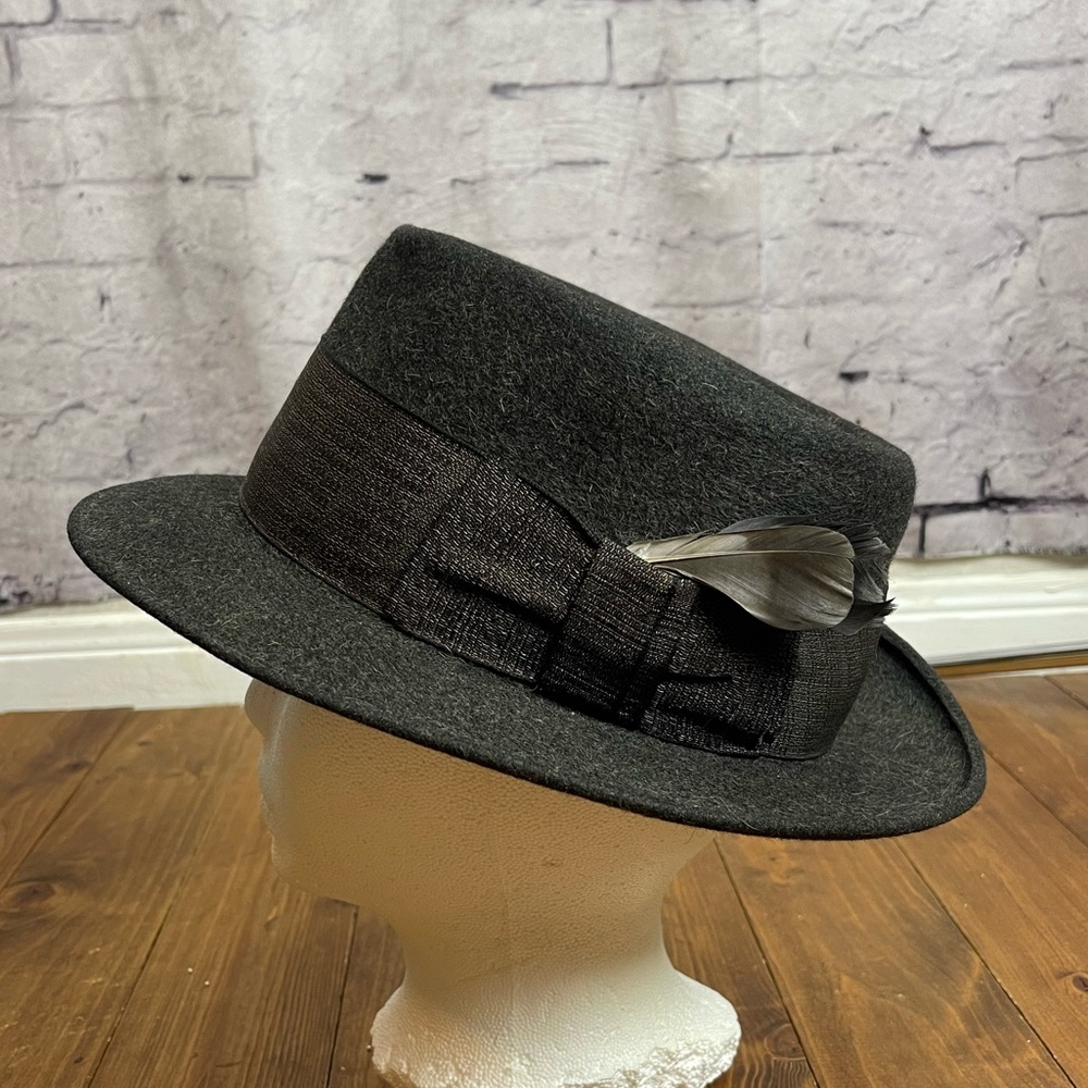 Royal Deluxe Stetson size 7 1/4 gray felt fedora hat